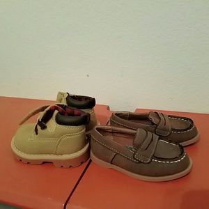 2 Paires boys shoes sizes 3 and 5